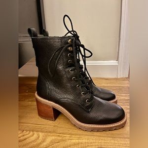 NWOT Crown Vintage Boot